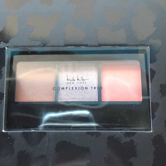 Nicole Miller New York Luxe Face Suite - Picture 7 of 7